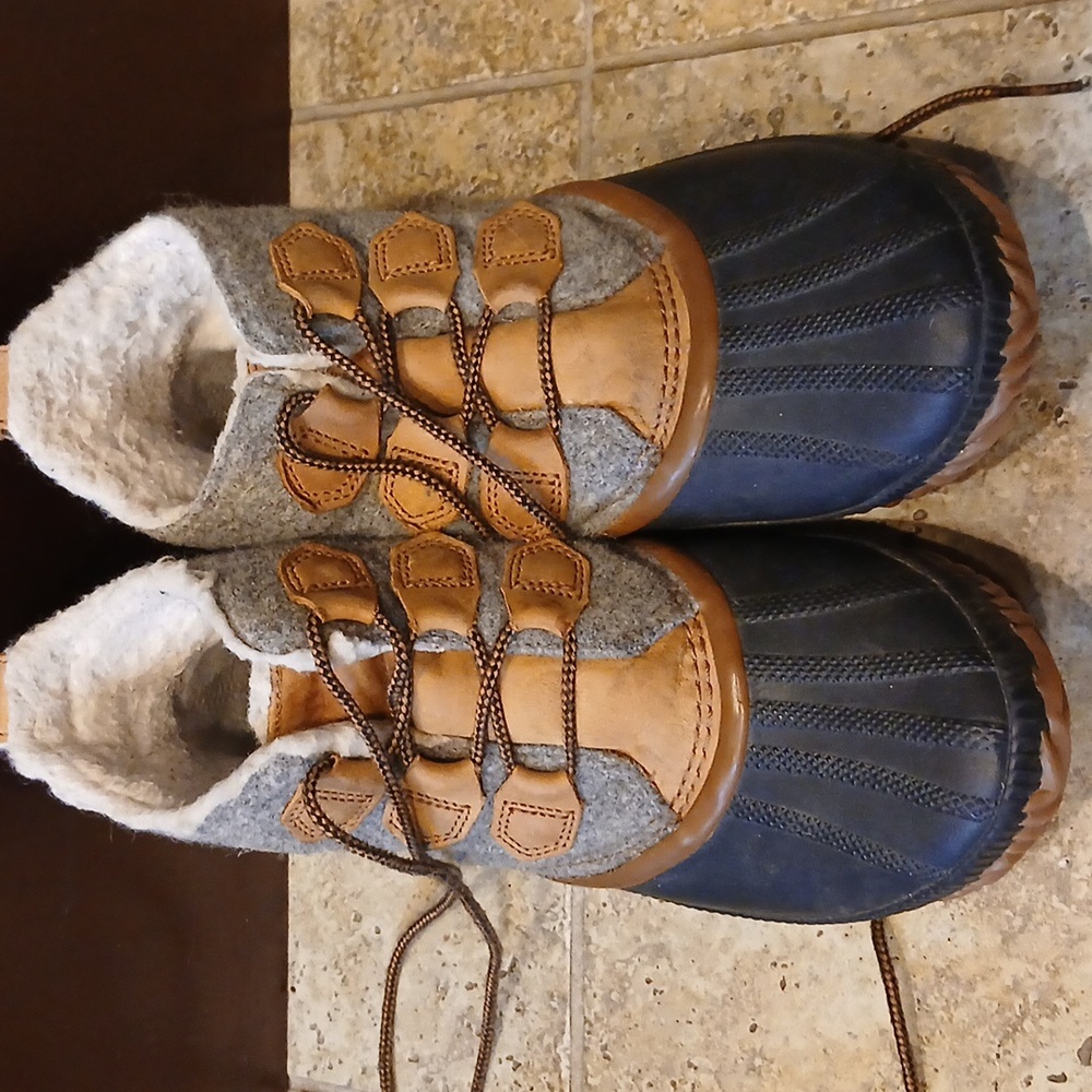 Sorel Out N About Boot Sz 10.5 Gray Leather Felt Faux Shearling Waterproof - Picture 4 of 7